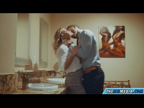 ❤️ Meta blonda busty seduces f'kamra tal-banju pubbliku Video tal-ħakk fil-porn mt.studiya-lpg-massazha-na-metro-vodnyj-stadion.ru ❌️❤